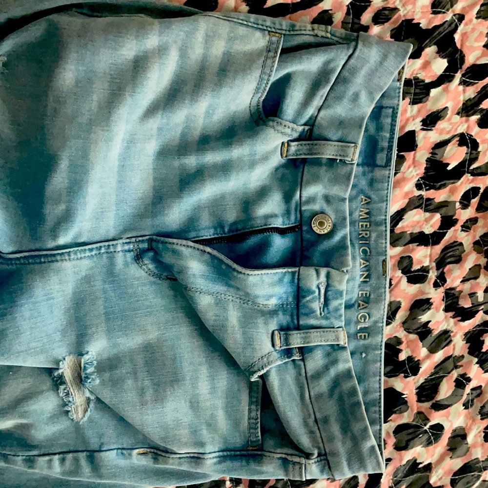 AMERICAN EAGLE LIGHT WASH HIGH WAISTED SKINNY FIT JEANS SIZE 4/ RIPPED